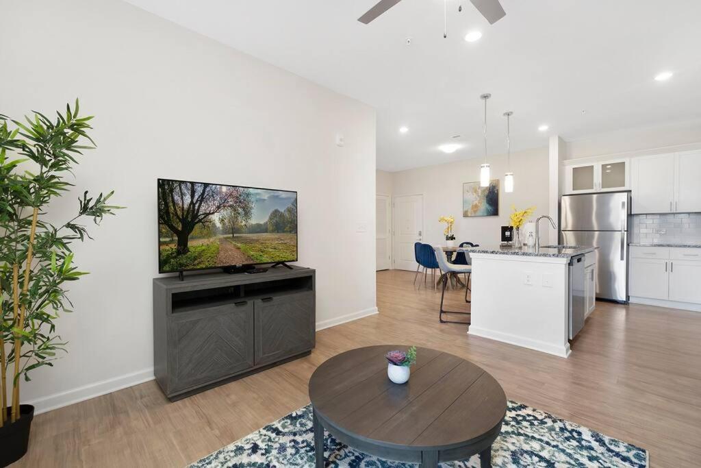 Stylish New Condo In Concord Extérieur photo