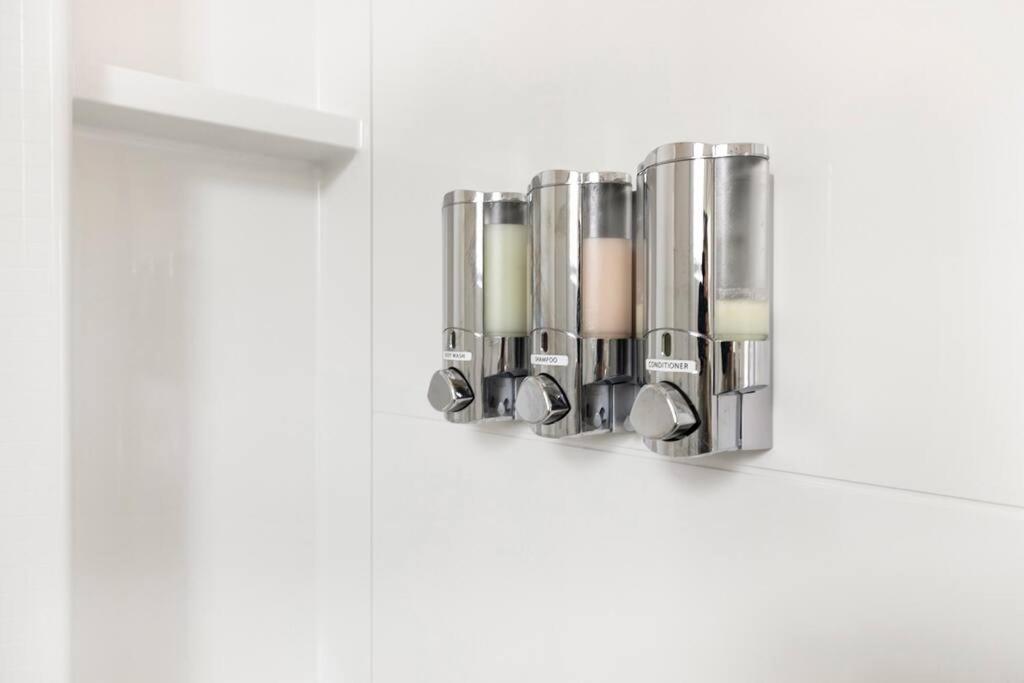 Stylish New Condo In Concord Extérieur photo