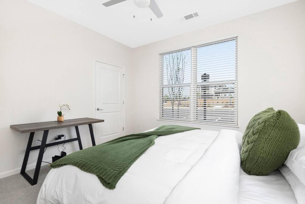 Stylish New Condo In Concord Extérieur photo